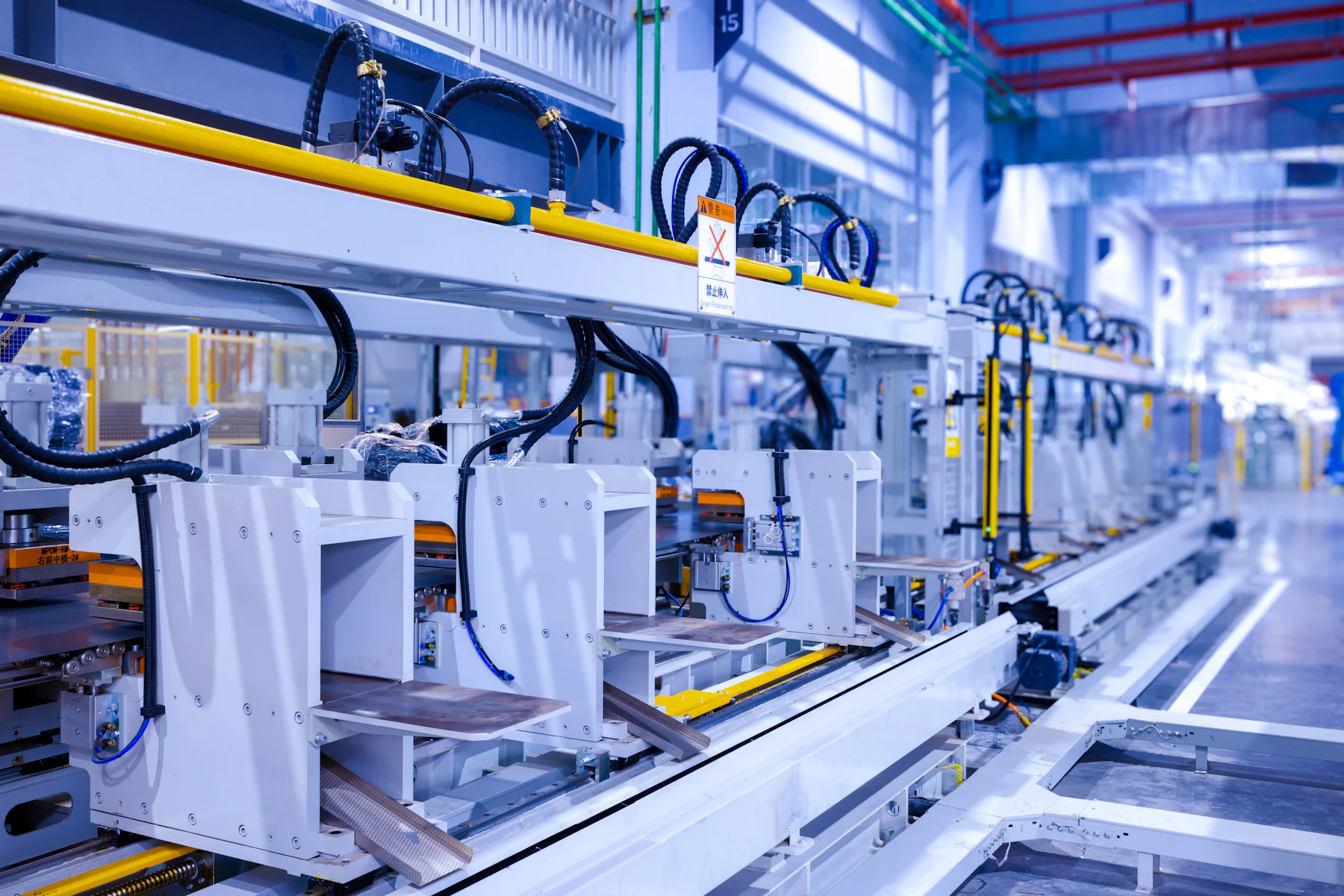 Fertigungslinie als Beispiel für Produktion und industrielle Abläufe